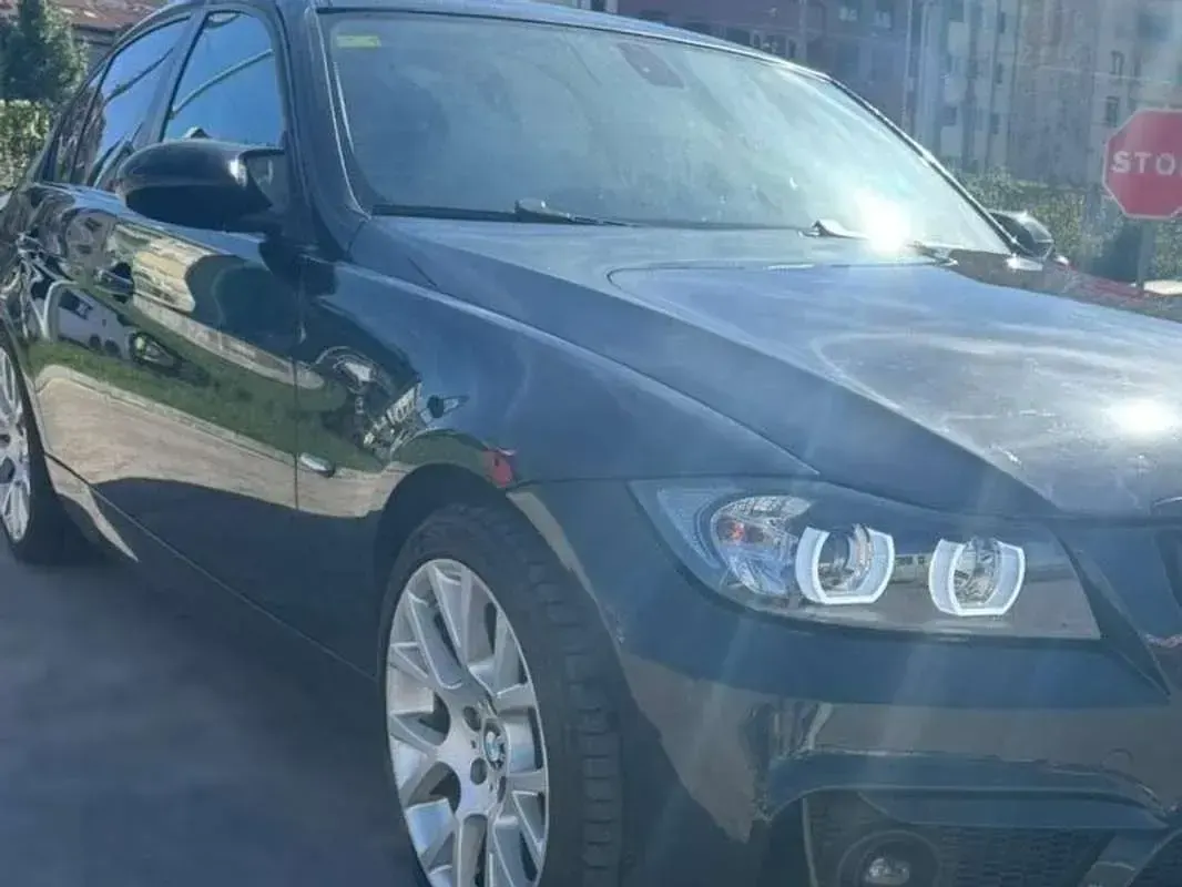 Käytetty BMW 320 Sport Line 184 HP (135 kW) 2008 Musta Sedan