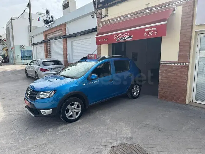 Usado Dacia Sandero Stepway 90 CV (66 kW) 2014 Azul Berlina