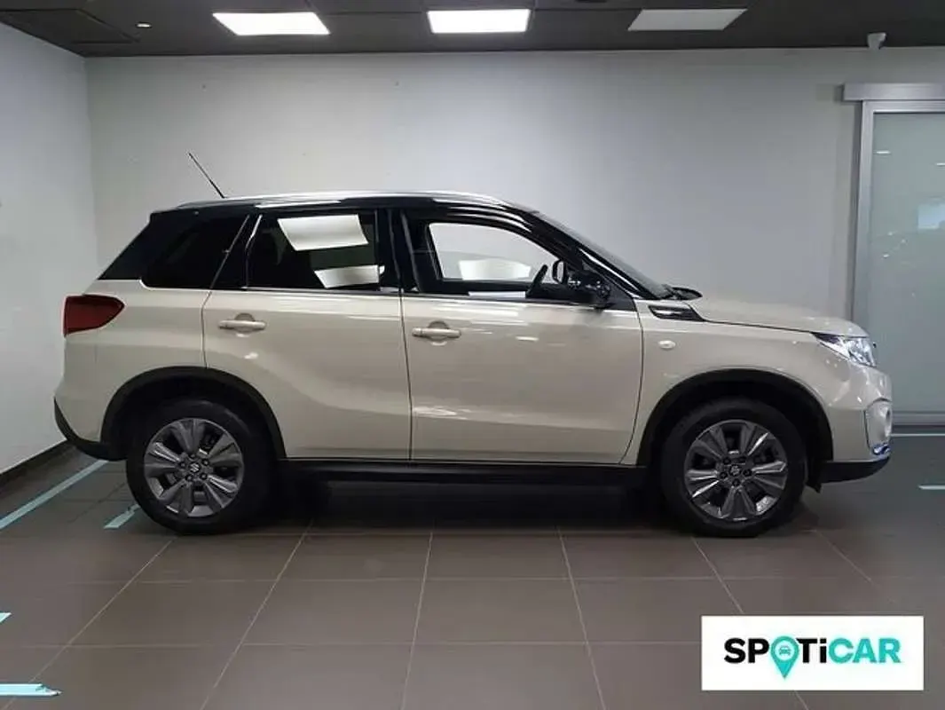 Begagnad Suzuki Vitara 111 HK (81 kW) 2019 Beige SUV