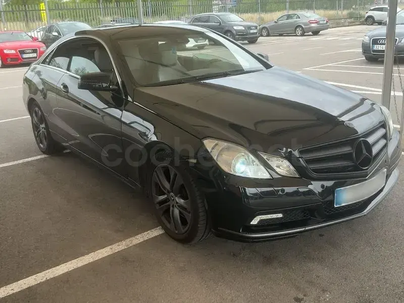 Usado Mercedes E250 Elegance 204 CV (150 kW) 2010 Negro Coupe