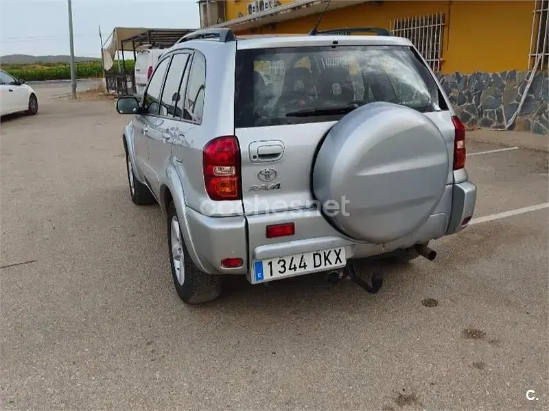 Usado Toyota RAV4 Sol 150 CV (110 kW) 2005 Gris / plata SUV