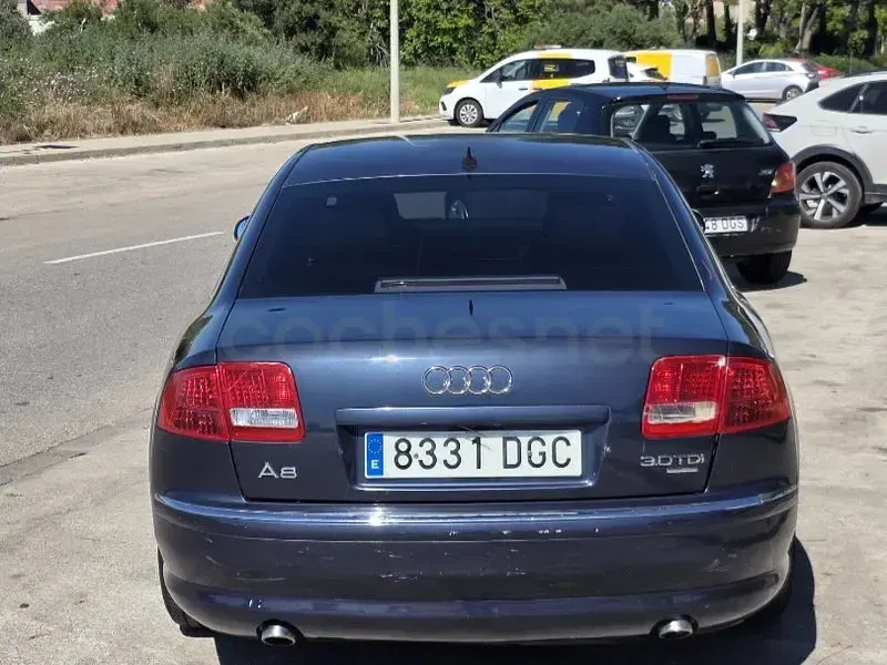 Usado Audi A8 233 CV (171 kW) 2005 Azul Berlina