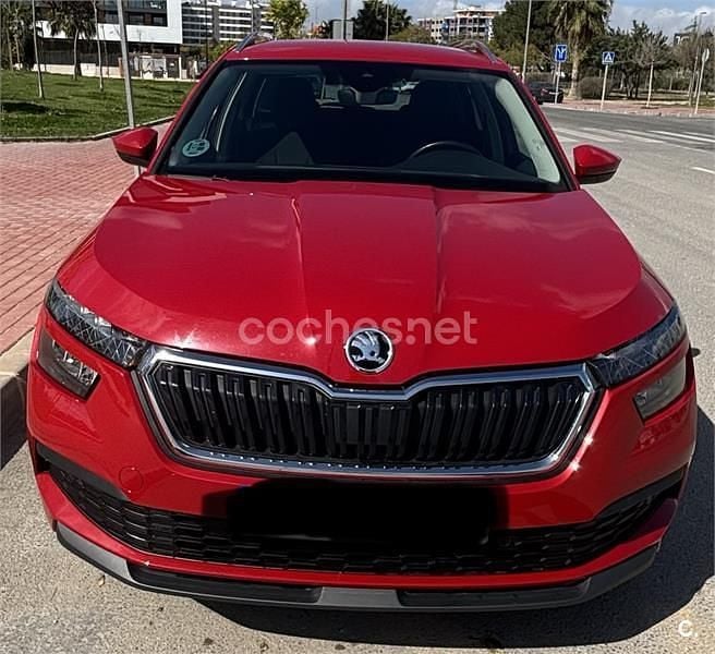 Usado Skoda Kamiq Ambition 110 CV (80 kW) 2022 Rojo SUV