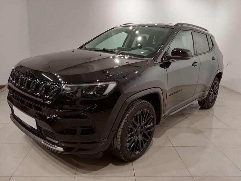 Negro Usado 2023 Jeep Compass Altitude SUV | 38.445 € - Imagen 1/4