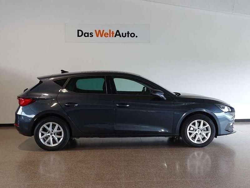Usado Seat Leon Style 116 CV (85 kW) 2025 Gris Utilitario