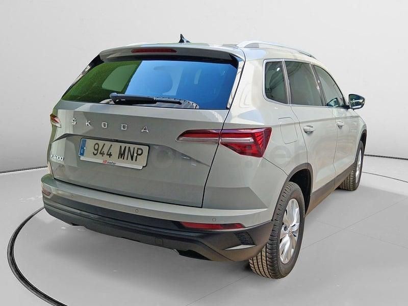 Usado Skoda Karoq Ambition 116 CV (85 kW) 2024 Gris / plata SUV