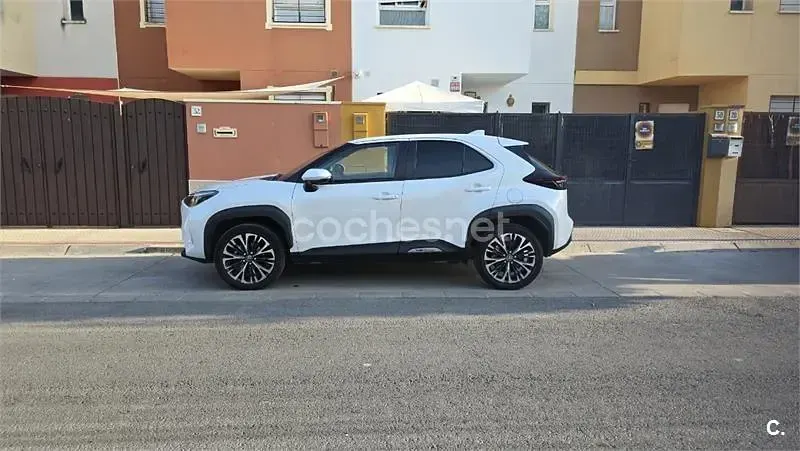 Usado Toyota Yaris Cross Style 116 CV (85 kW) 2021 Blanco SUV