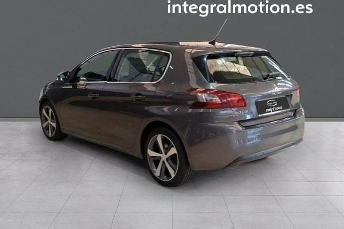 Usado Peugeot 308 Allure 130 CV (95 kW) 2015