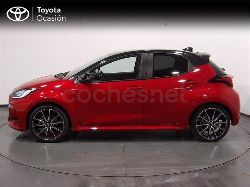 Usado Toyota Yaris Hybrid Sport 130 CV (95 kW) 2024 Negro Berlina