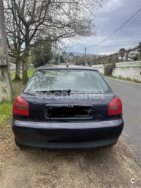 Usado Audi A3 Ambiente 150 CV (110 kW) 1999 Azul Utilitario