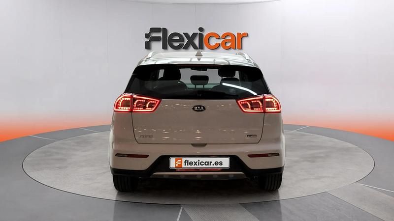 Usado Kia Niro 141 CV (103 kW) 2019 Blanco SUV
