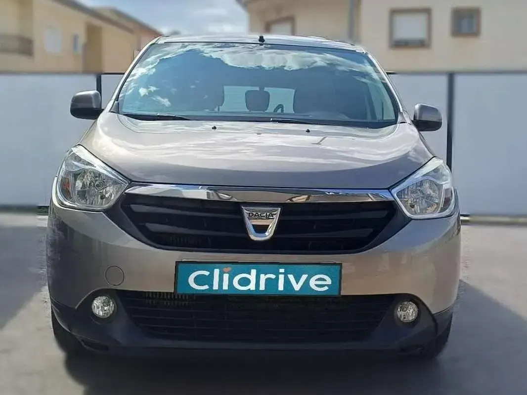 Usado Dacia Lodgy Lauréate 109 CV (80 kW) 2015 Gris Monovolumen