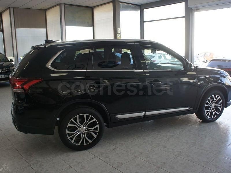 Usado Mitsubishi Outlander Motion 150 CV (110 kW) 2017 Negro SUV