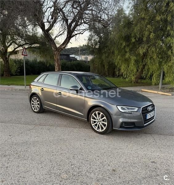 Usado Audi A3 Design 116 CV (85 kW) 2018 Gris / plata Berlina