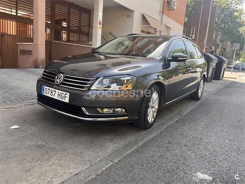 Usado VW Passat Exclusive 140 CV (102 kW) 2012 Gris / plata Familiar