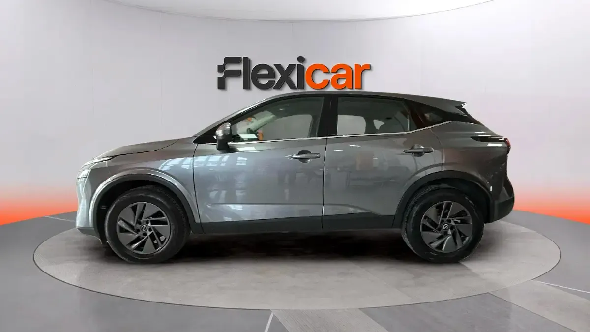 Usado Nissan Qashqai Acenta 158 CV (116 kW) 2024 Gris SUV