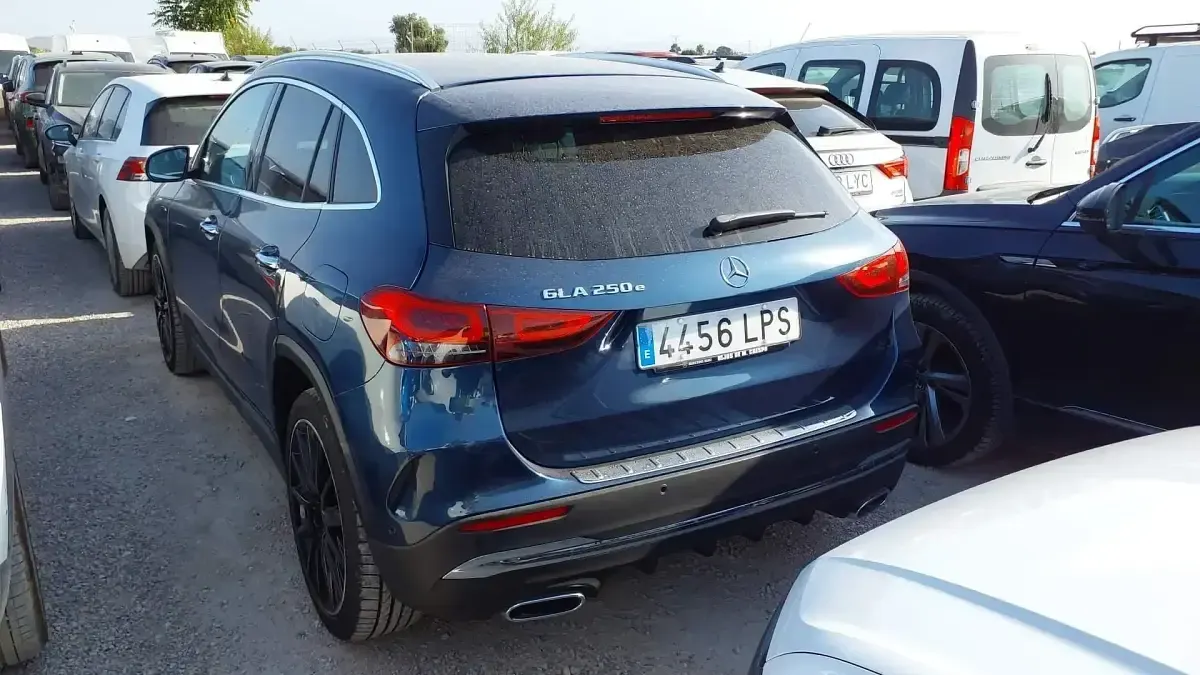 Usado Mercedes GLA250 218 CV (160 kW) 2021 Azul SUV