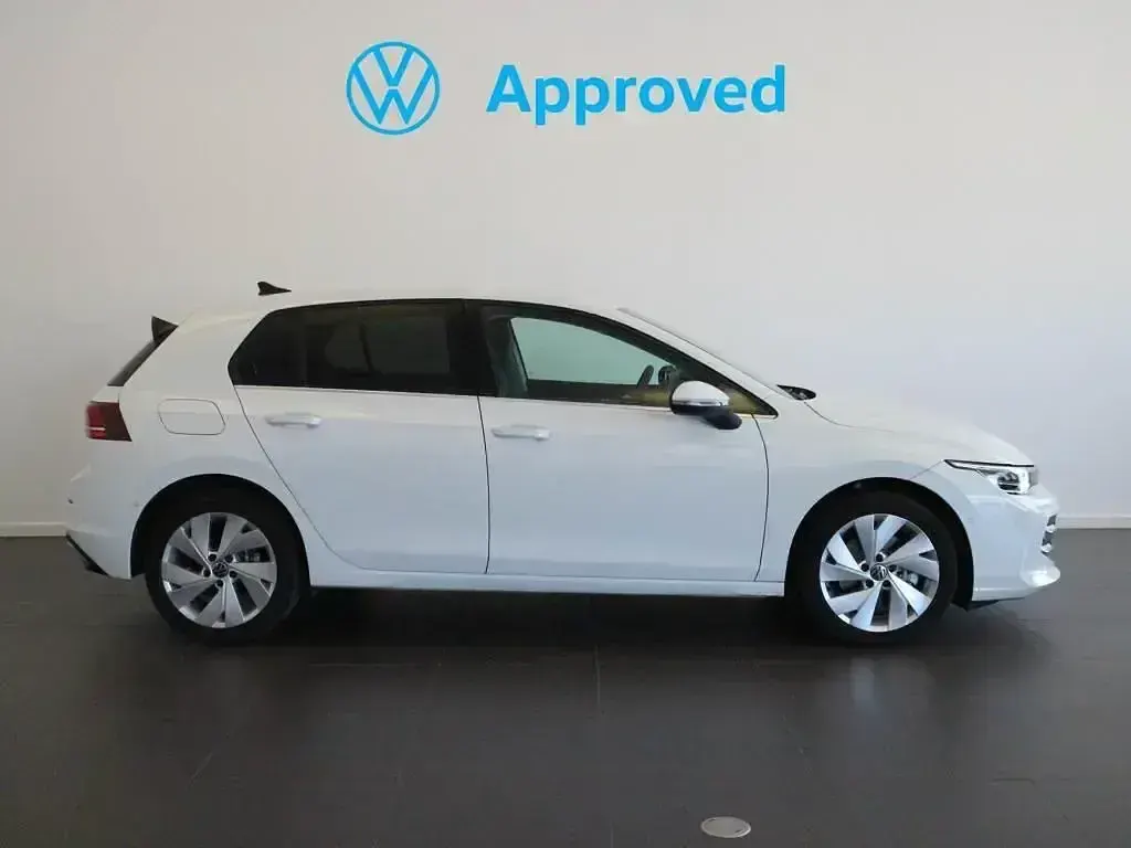Usado VW Golf VIII Match 204 CV (150 kW) 2025 Blanco Berlina
