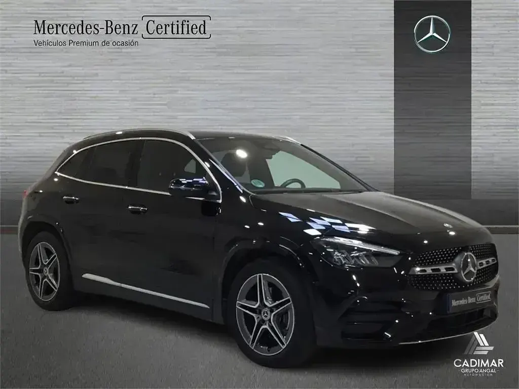 Usado Mercedes GLA200 AMG line 150 CV (110 kW) 2024 Negro SUV