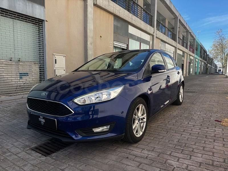 Begagnad Ford Focus Sport 115 HK (84 kW) 2015 Blå Sedan