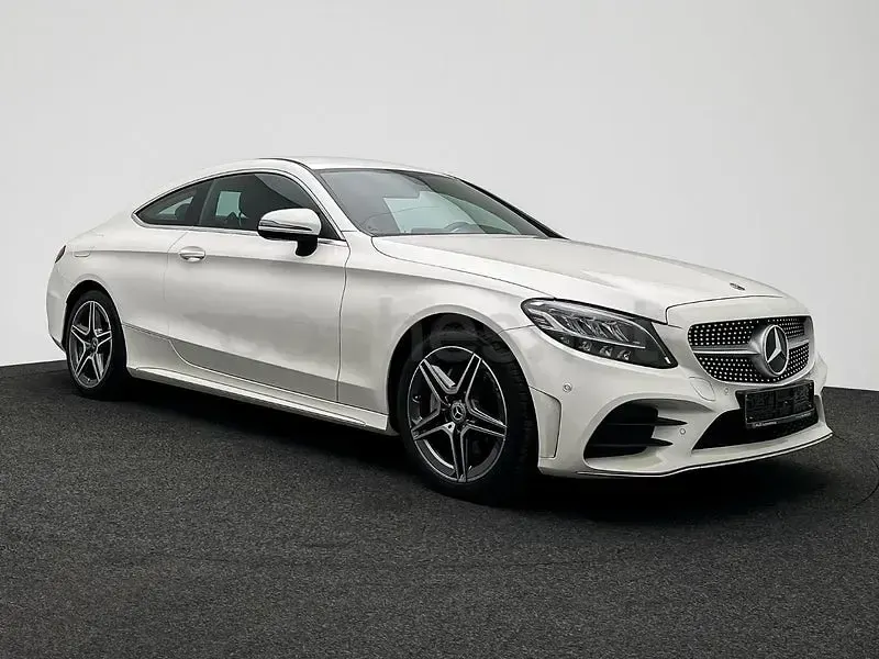 Usado Mercedes C200 184 CV (135 kW) 2023 Blanco Coupe