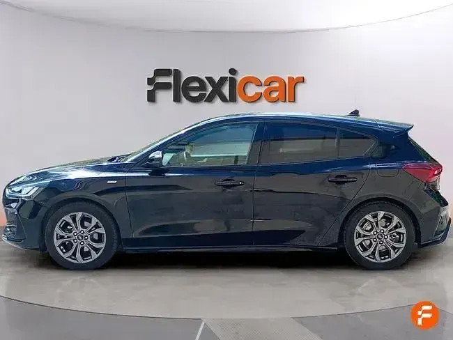 Usado Ford Focus ST-Line 125 CV (91 kW) 2023 Negro Berlina