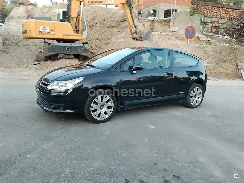Usado Citroën C4 VTR Sport 110 CV (80 kW) 2006 Negro Berlina