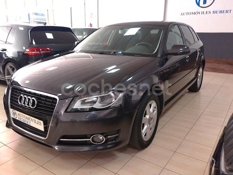 Usado Audi A3 Attraction 160 CV (117 kW) 2010 Negro Berlina