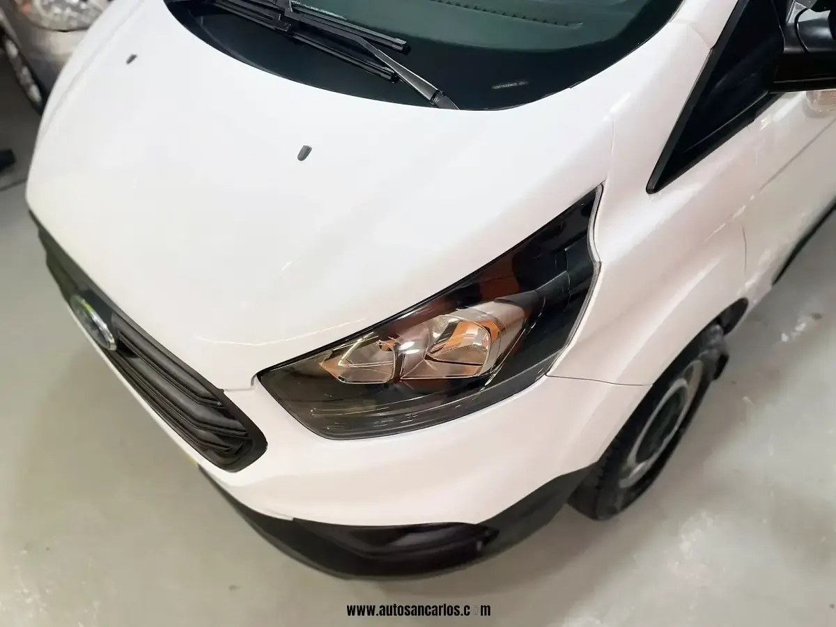 Begagnad Ford Transit Custom Ambiente 105 HK (77 kW) 2020 Vit Sedan