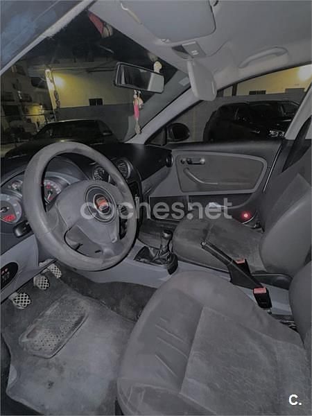 Usado Seat Ibiza Reference 80 CV (58 kW) 2006 Blanco Berlina