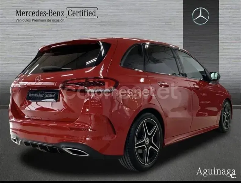 Usado Mercedes B200 136 CV (100 kW) 2019 Rojo Utilitario