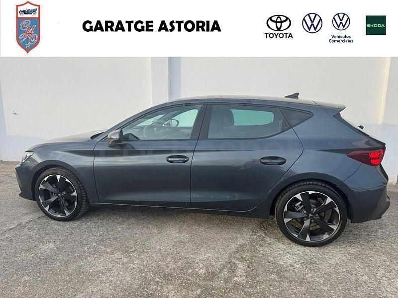 Usado Cupra Leon 150 CV (110 kW) 2025 Gris / plata Berlina