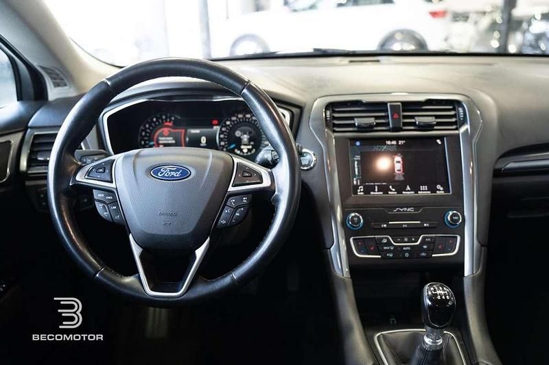 Usado Ford Mondeo ST-Line 150 CV (110 kW) 2019 Negro Familiar