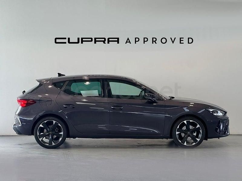 Usado Cupra Leon 150 CV (110 kW) 2025 Azul Berlina
