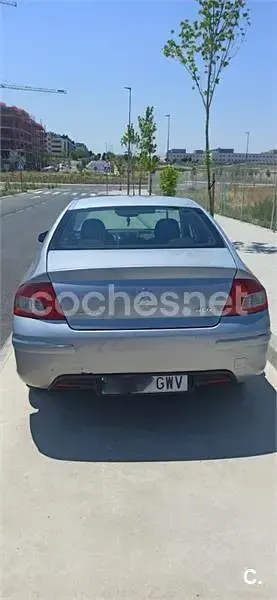 Usado Peugeot 407 Premium 140 CV (102 kW) 2010 Gris / plata Berlina