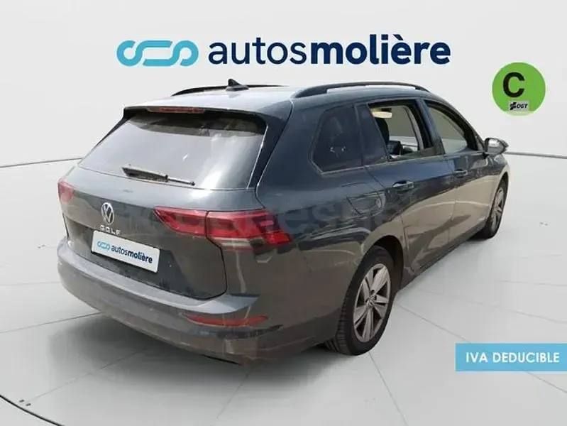 Usado VW Golf VIII Life 115 CV (84 kW) 2022 Gris / plata Familiar