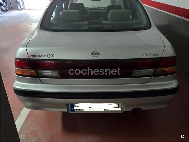 Usado Nissan Maxima SE 140 CV (102 kW) 1997 Gris / plata Berlina