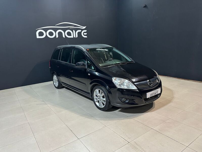 Negro Usado 2012 Opel Zafira Family Monovolumen | 6500 € (Precio justo) - Imagen 1/4