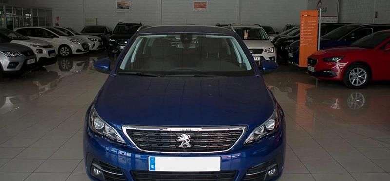 Usado Peugeot 308 Style 110 CV (80 kW) 2019 Eeg  pintura azul magnetic Familiar