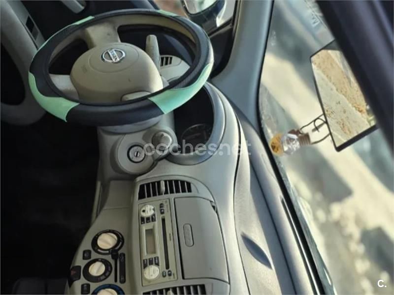 Usado Nissan Micra Visia 65 CV (47 kW) 2006 Negro Berlina