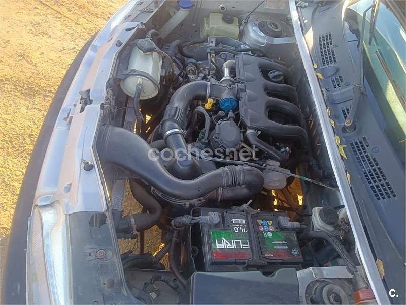 Usado Peugeot Partner Tepee 75 CV (55 kW) 2009 Gris / plata Monovolumen