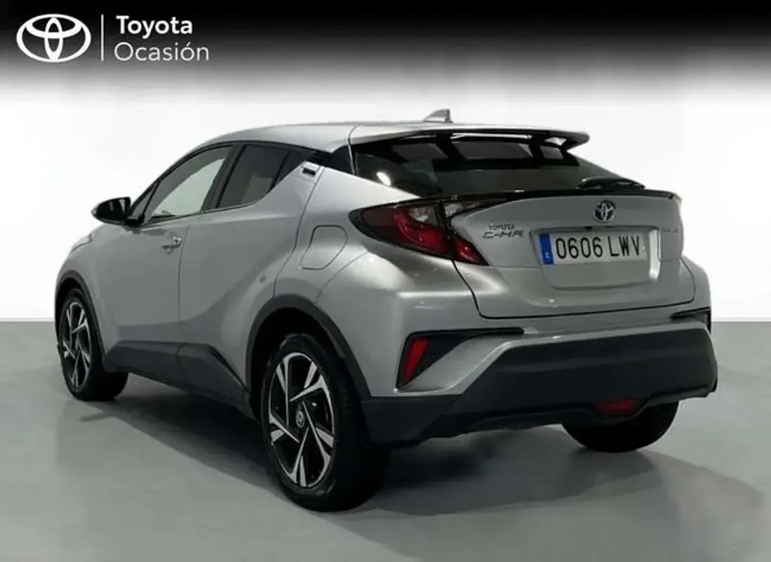 Usado Toyota C-HR Advance 122 CV (89 kW) 2022 Gris SUV