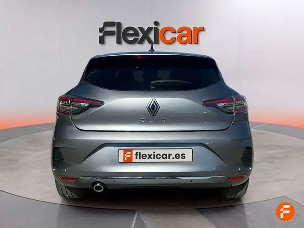 Usado Renault Clio Techno 91 CV (66 kW) 2024 Gris Utilitario
