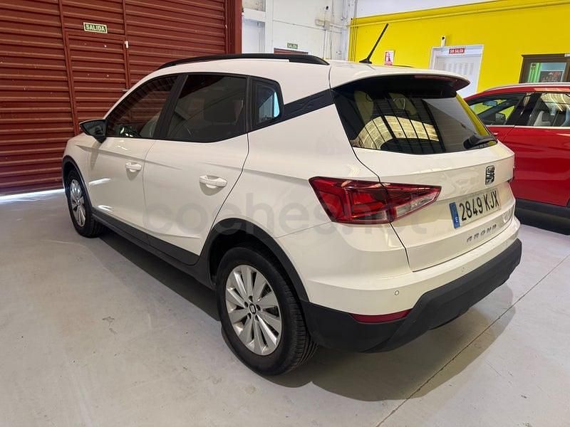 Usado Seat Arona Ecomotive 95 CV (69 kW) 2018 Blanco SUV