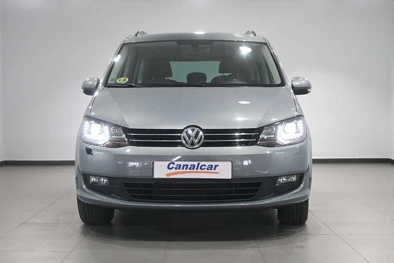 Usado VW Sharan Advance 140 CV (102 kW) 2014 Gris Monovolumen