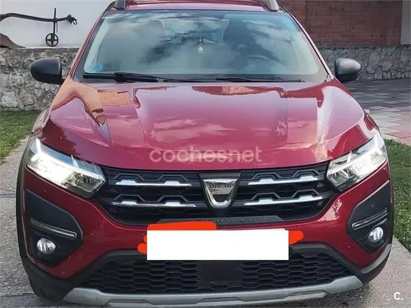 Usado Dacia Sandero Essentiel 101 CV (74 kW) 2021 Rojo Berlina