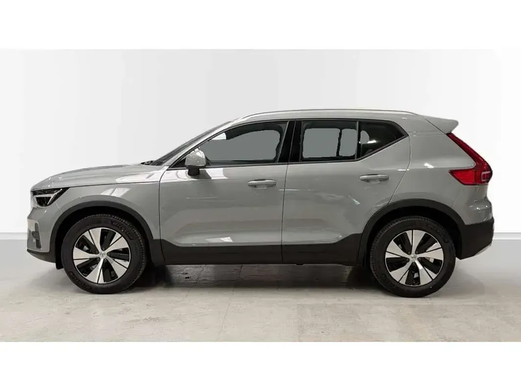 Nuevo Volvo XC40 Core 2025 Gris SUV