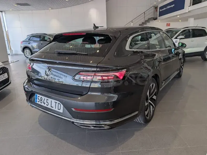 Usado VW Arteon R-line 150 CV (110 kW) 2021 Gris / plata Familiar