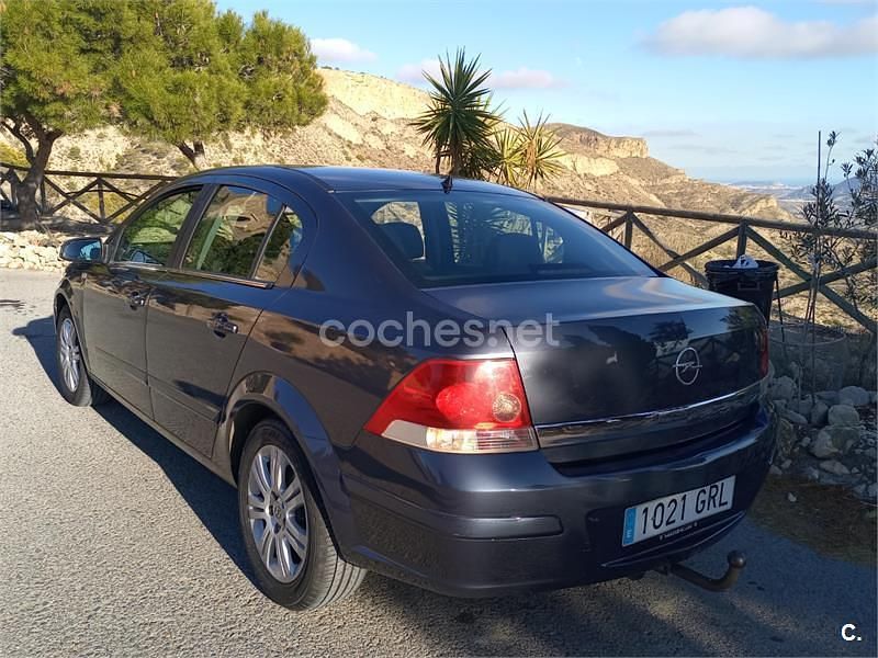 Usado Opel Astra Energy 100 CV (73 kW) 2009 Azul Berlina