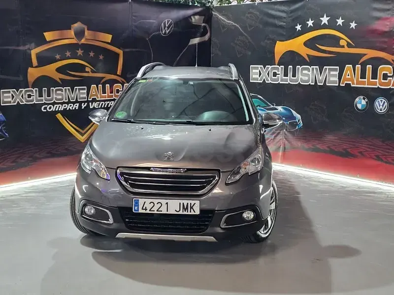 Usado Peugeot 2008 Allure 110 CV (80 kW) 2016 Gris / plata SUV